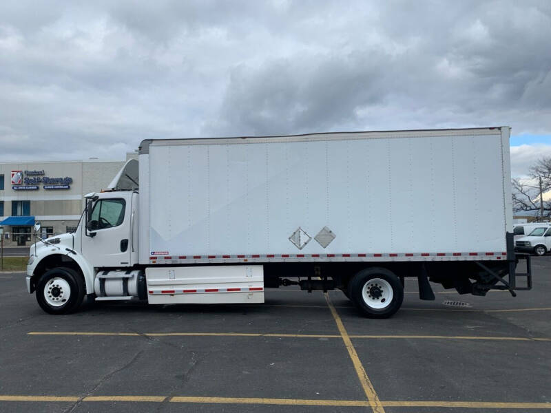 2012 Freightliner M2 106