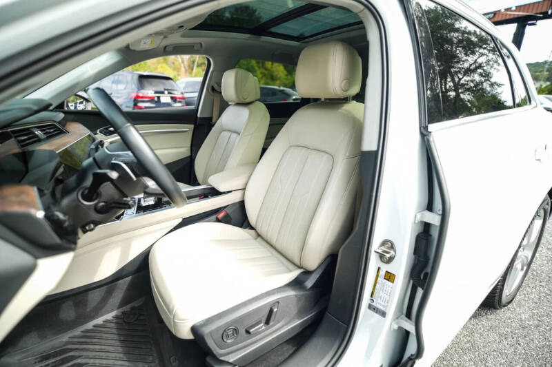 2019 Audi e-tron quattro Premium Plus