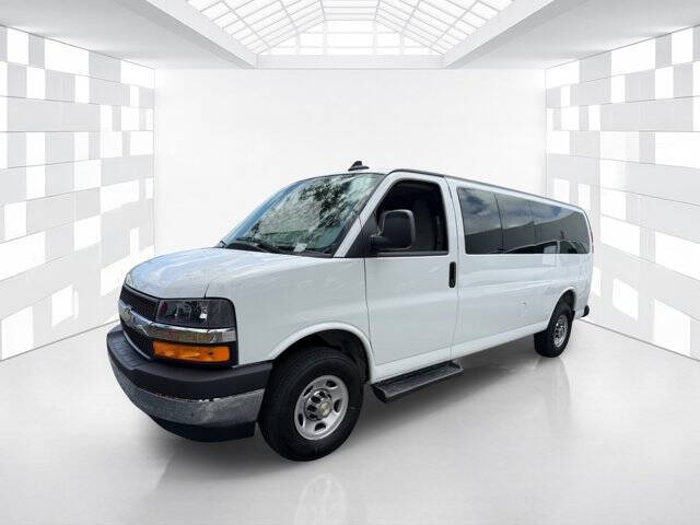2025 Chevrolet Express LT 3500