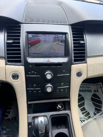 2018 Ford Taurus SEL