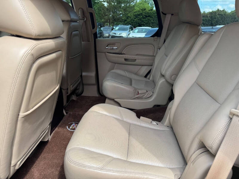 2011 Cadillac Escalade Luxury