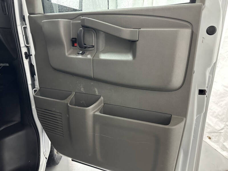 2022 Chevrolet Express 3500