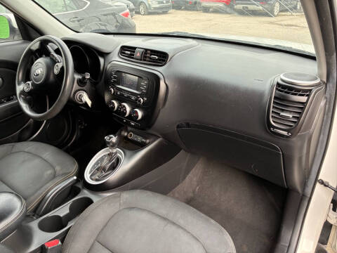 2016 Kia Soul +