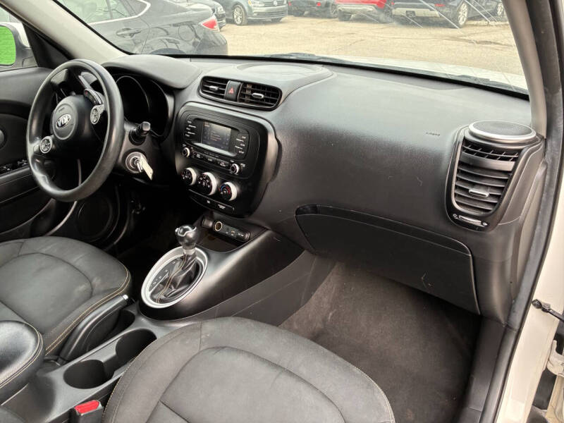 2016 Kia Soul +