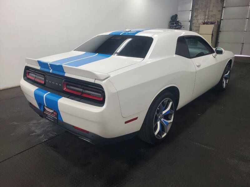 2015 Dodge Challenger SXT Plus