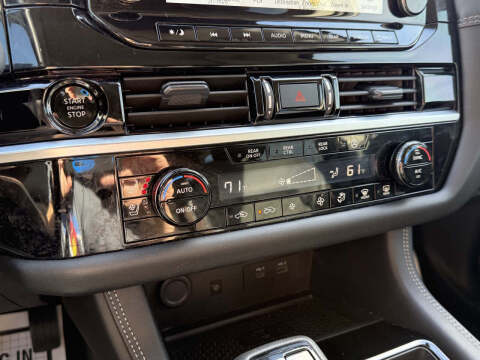 2025 Nissan Pathfinder Platinum