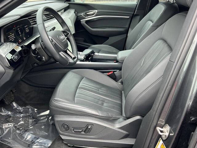 2024 Audi Q8 Sportback e-tron quattro Premium Plus S line