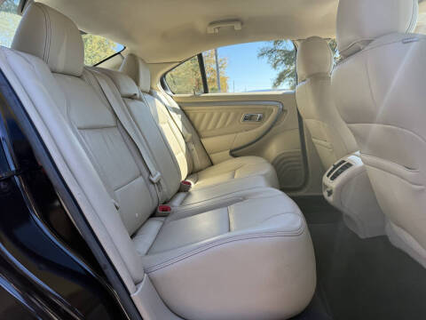 2017 Ford Taurus SEL