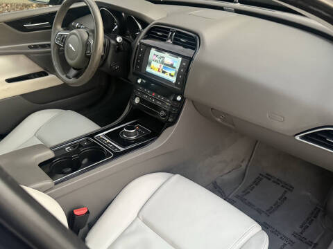 2017 Jaguar XE 25t Premium