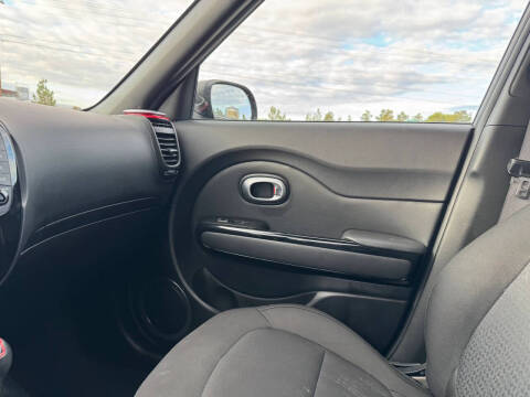 2015 Kia Soul +