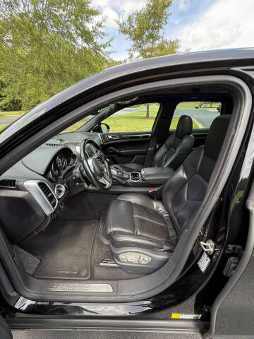 2017 Porsche Cayenne Platinum Edition