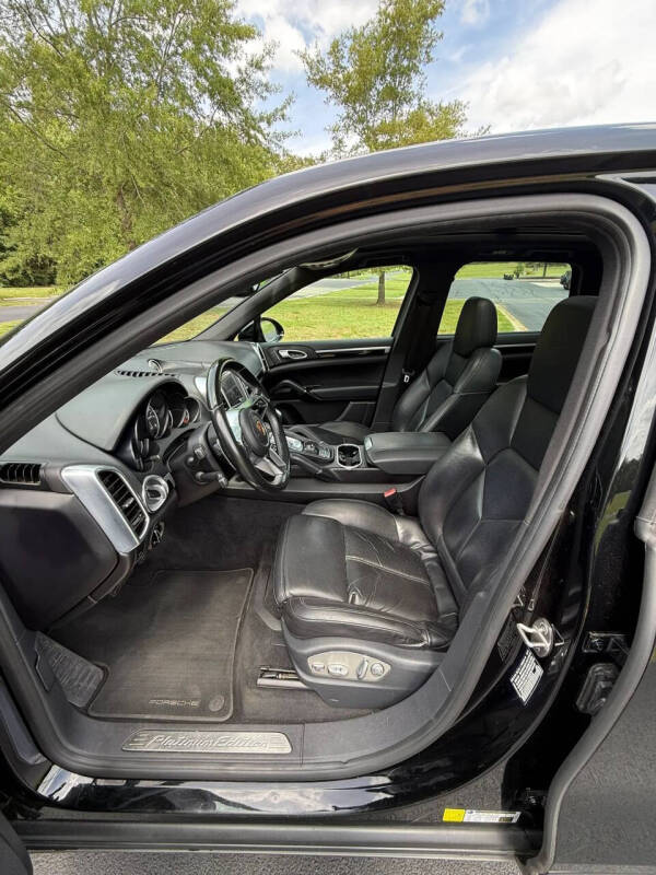 2017 Porsche Cayenne Platinum Edition