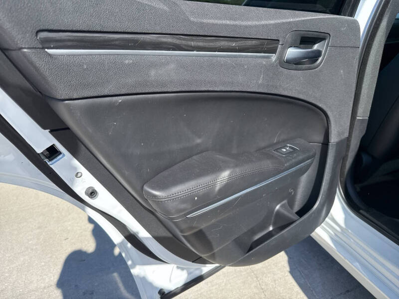 2018 Chrysler 300 Touring