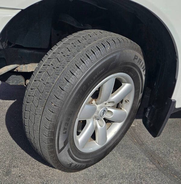 2014 Nissan Titan SV