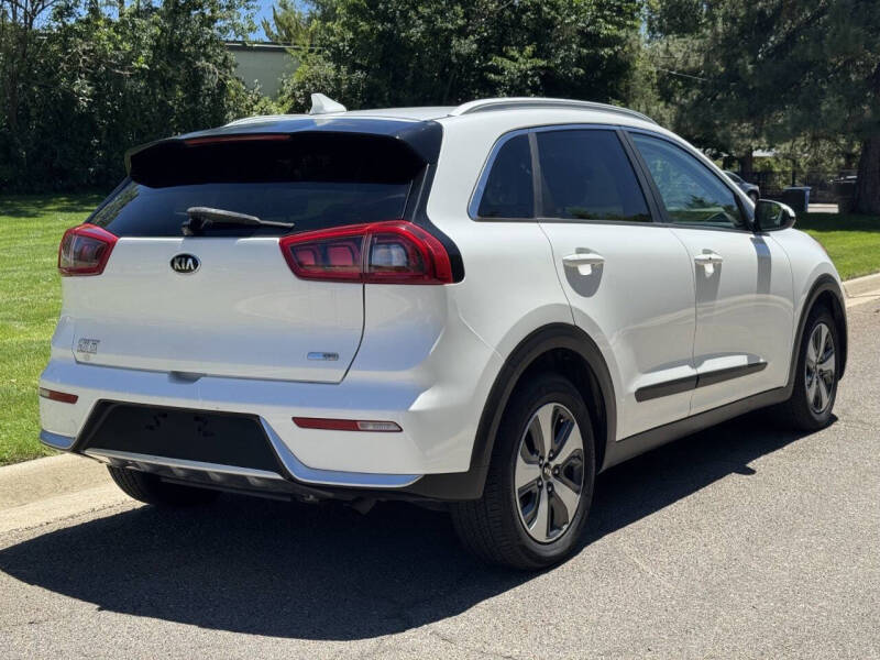 2017 Kia Niro LX