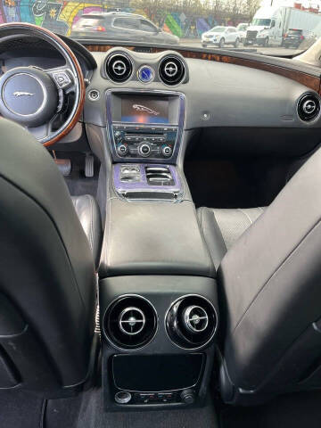 2012 Jaguar XJ