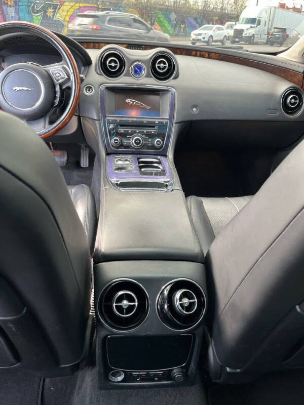 2012 Jaguar XJ