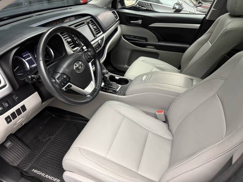 2017 Toyota Highlander XLE
