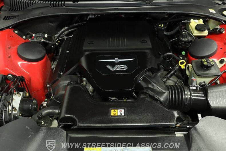 2005 Ford Thunderbird Deluxe