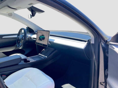 2024 Tesla Model Y Long Range