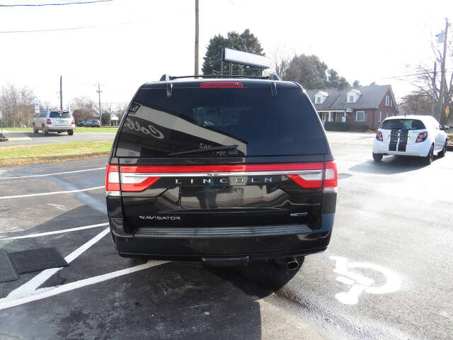 2015 Lincoln Navigator for sale at Colbert's Auto Outlet in Hickory, NC