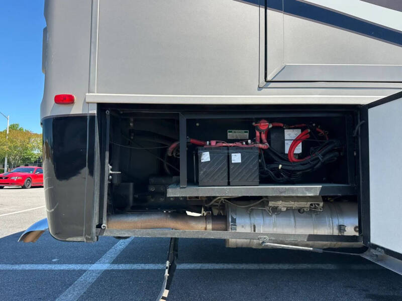 2014 Freightliner XCR Chassis