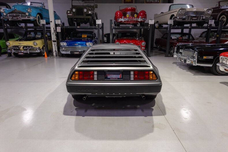 1981 DeLorean DMC-12