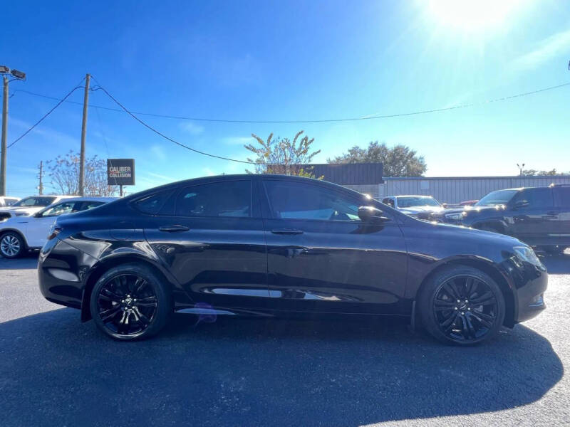 2017 Chrysler 200 Touring
