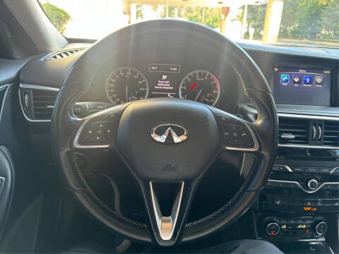 2018 Infiniti QX30 Luxury