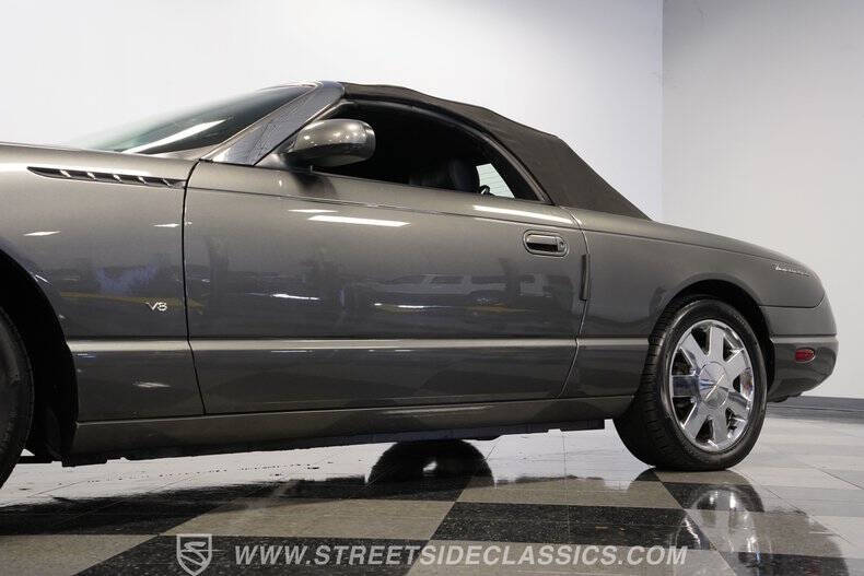 2003 Ford Thunderbird