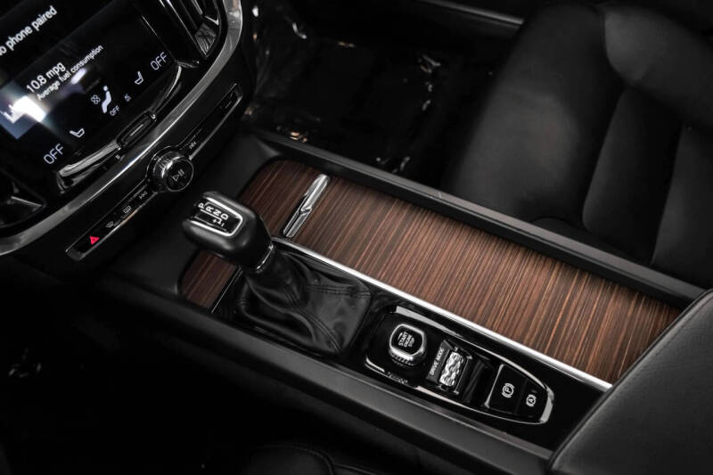 2021 Volvo V60 T5 Momentum