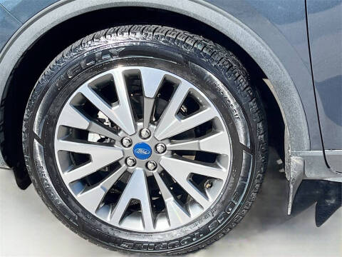 2022 Ford Escape Titanium