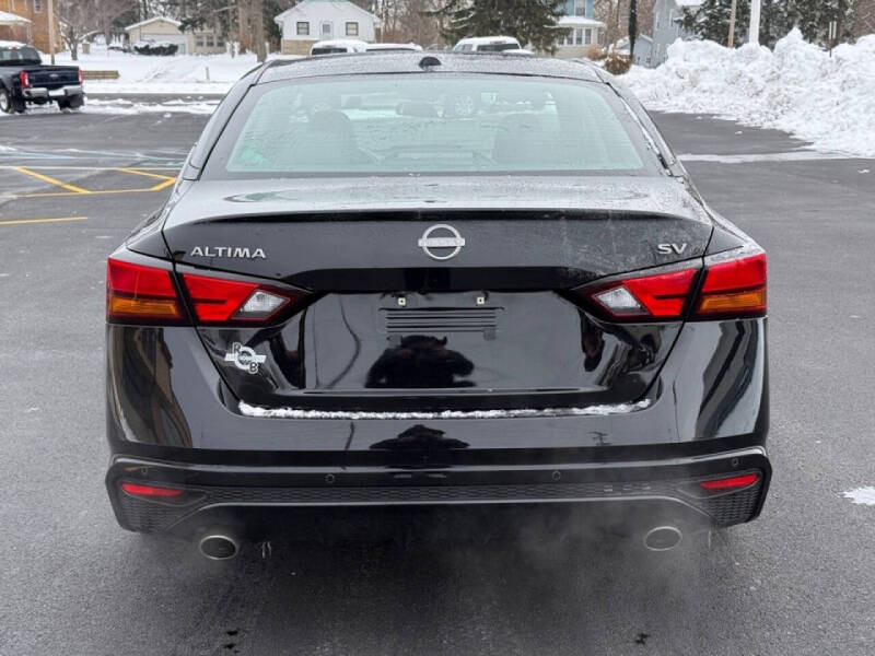 2023 Nissan Altima 2.5 SV