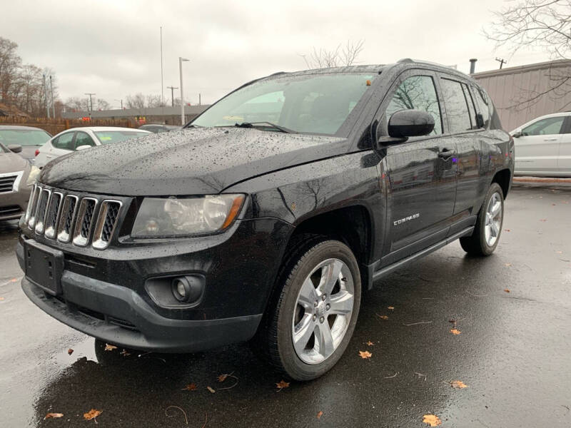 2014 Jeep Compass Latitude photo 2