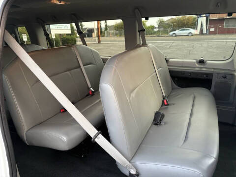 2013 Ford E-Series E-350 SD XL