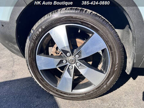 2019 Volvo XC40 T5 Momentum