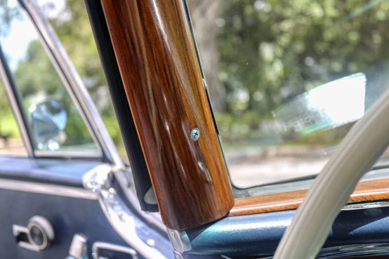 1970 Mercedes-Benz 280-Class