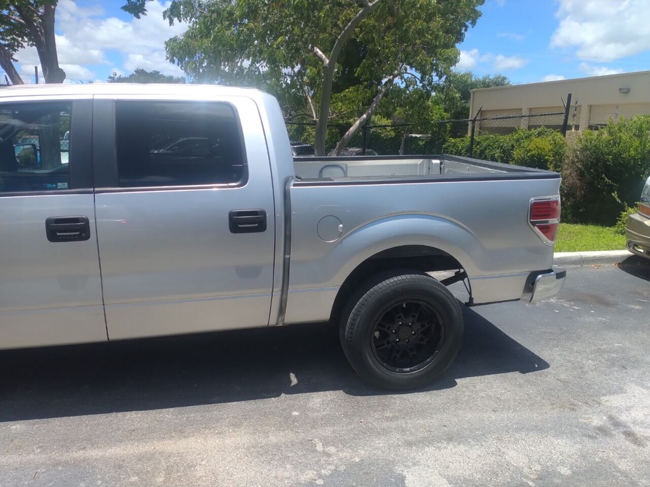 2013 Ford F-150  - $10,950