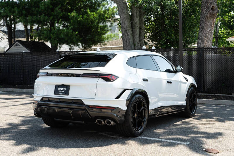 2024 Lamborghini Urus Performante
