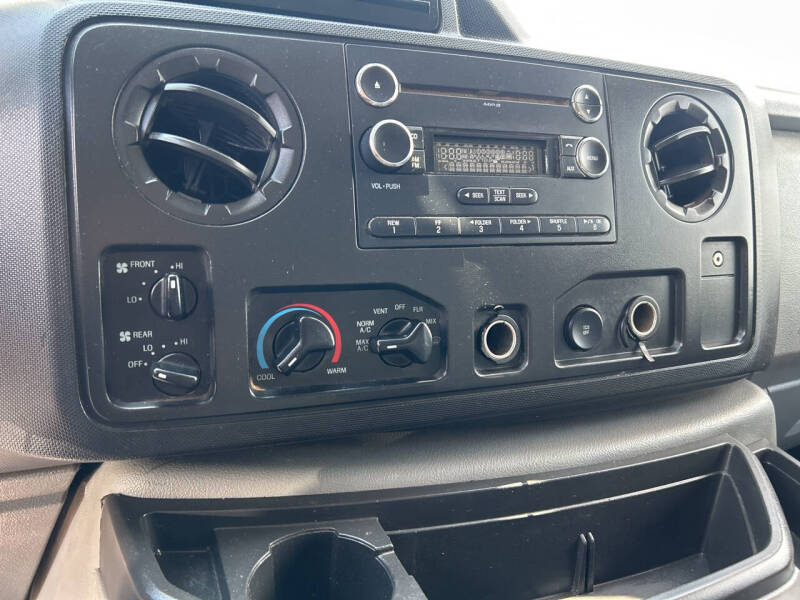 2014 Ford E-Series E-350 SD XLT