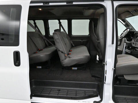 2025 Chevrolet Express LT 3500