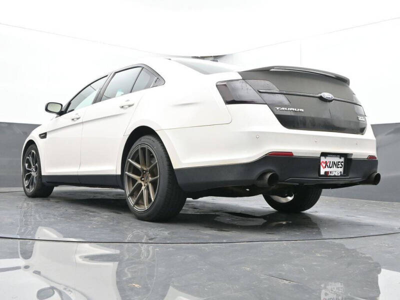 2017 Ford Taurus SHO
