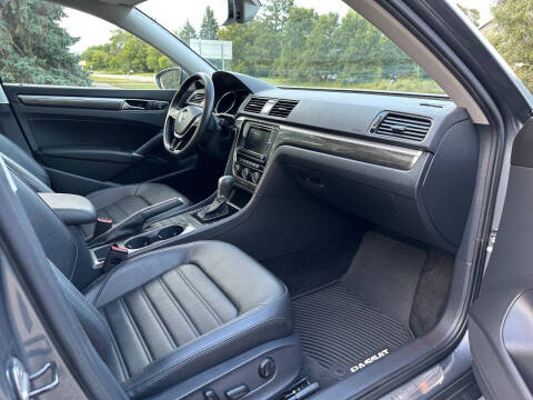 2017 Volkswagen Passat 1.8T SEL Premium