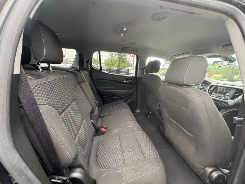 2017 GMC Acadia SLE-1