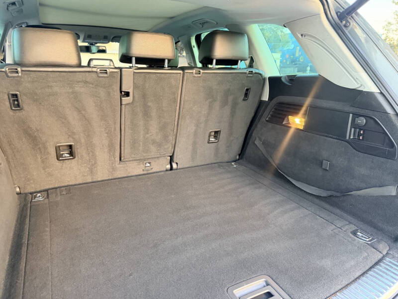 2014 Volkswagen Touareg V6 Sport