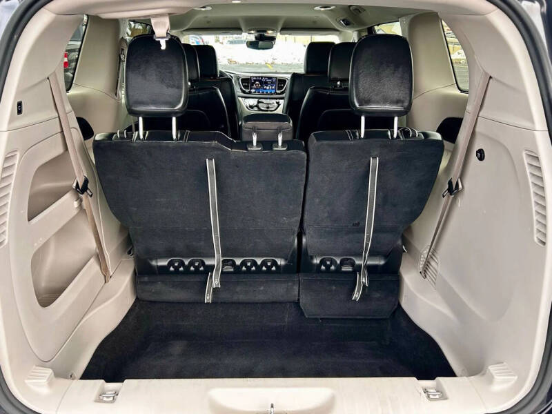 2022 Chrysler Pacifica Touring L