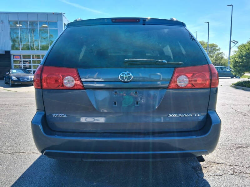 2008 Toyota Sienna LE 7-Passenger