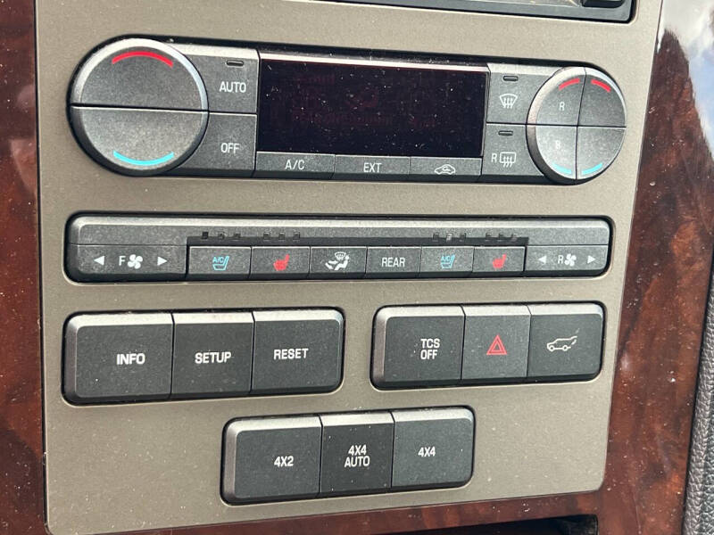 2013 Lincoln Navigator L