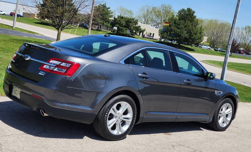 2017 Ford Taurus SEL