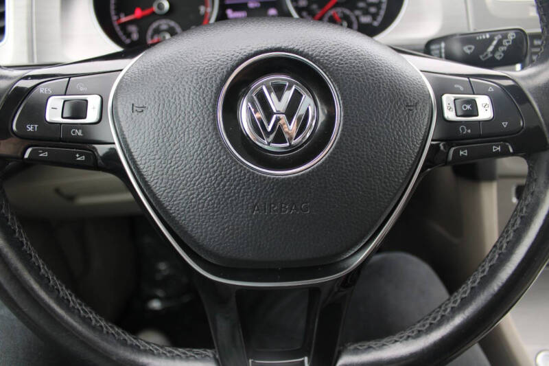 2017 Volkswagen Golf TSI S
